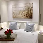 Duenenhuuske Meerleev Mit Sauna Auf By Interhome Casa vacanze *