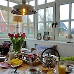 Casa vacanze Duenenhuuske Meerleev Mit Sauna Auf By Interhome