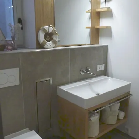 Duenenhuuske Meerleev Mit Sauna Auf By Interhome *